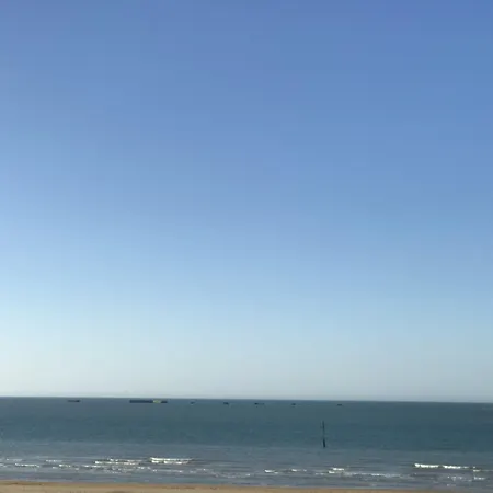 Alojamento de Acomodação e Pequeno-almoço La Villa Port Winston - Face Mer Chambres & Studios 4*