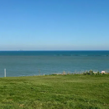 La Villa Port Winston - Face Mer Chambres & Studios 住宿加早餐酒店 Saint-Côme-de-Fresné